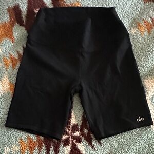 Women’s Black Alo Large bike shorts WORN ONCE